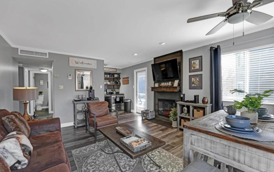 New- Lovely 2-Bdr2Bath Gatlinburg Condo With Resort Indoor Pool Hot Tub Wi-Fi, Great Location Extérieur photo