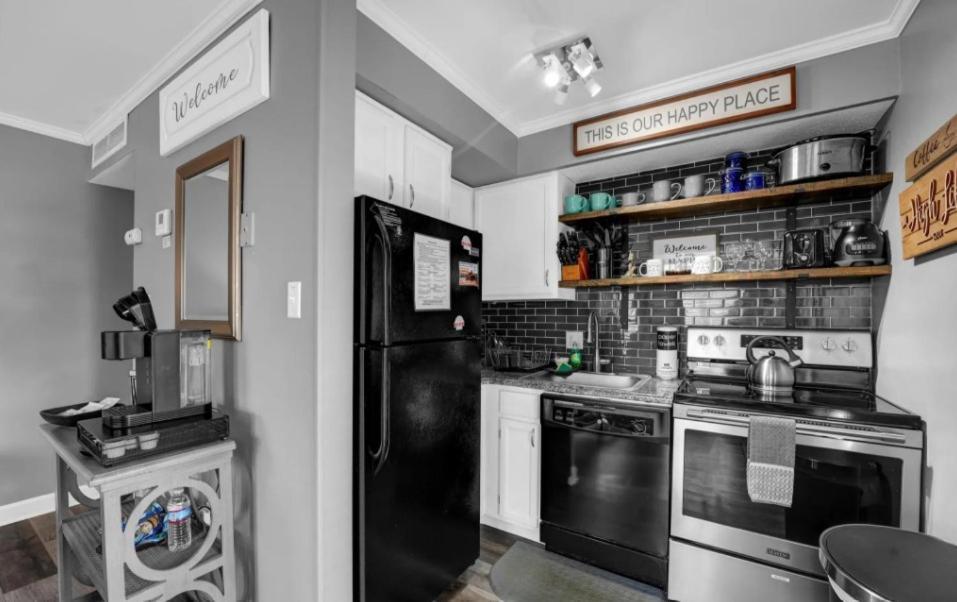 New- Lovely 2-Bdr2Bath Gatlinburg Condo With Resort Indoor Pool Hot Tub Wi-Fi, Great Location Extérieur photo
